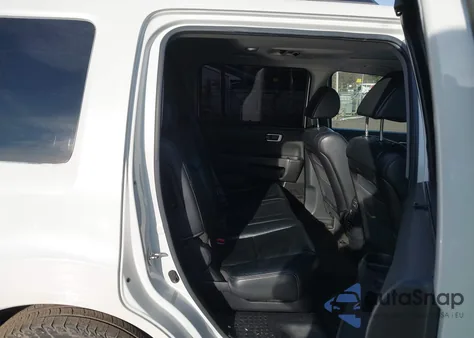 2011 Honda Pilot Touring z USA, uszkodzony, nr VIN 5FNYF4H92BB083432